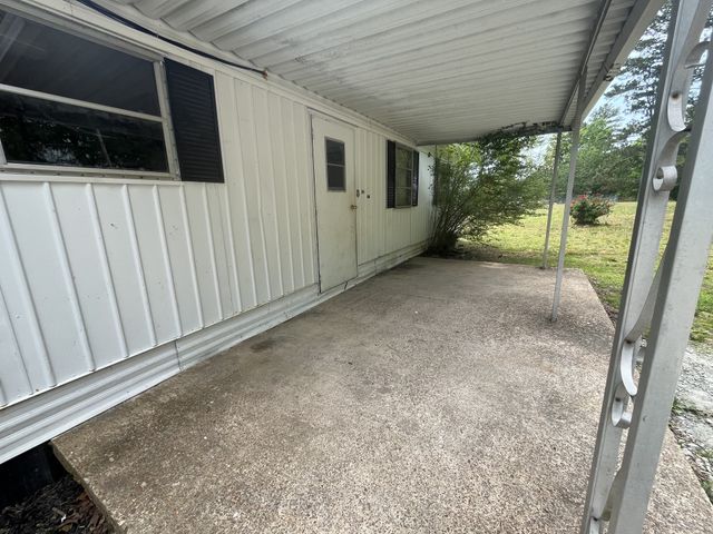 388 Davis Mill Rd, Parsons, TN 38363