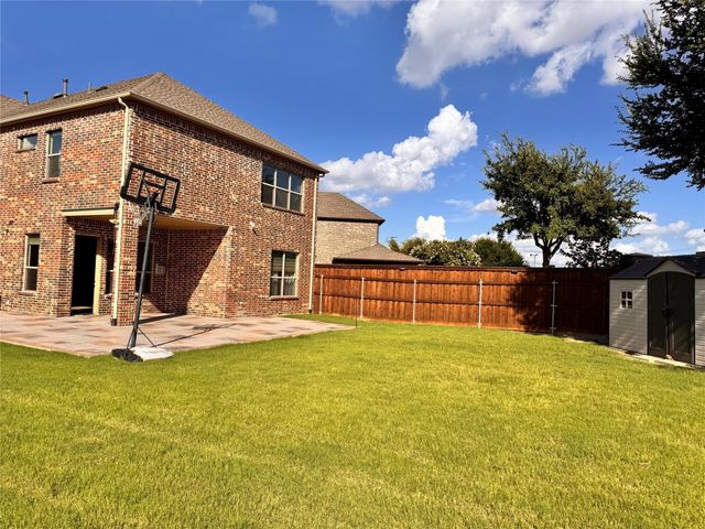 9001 Blue Water Drive, Plano, TX 75025