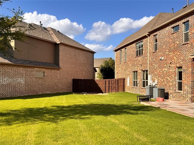9001 Blue Water Drive, Plano, TX 75025