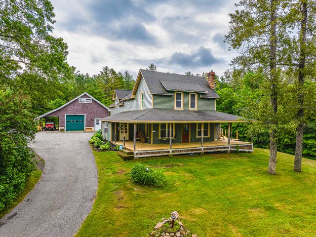 11 North Point Rd, Long Lake, NY 12847