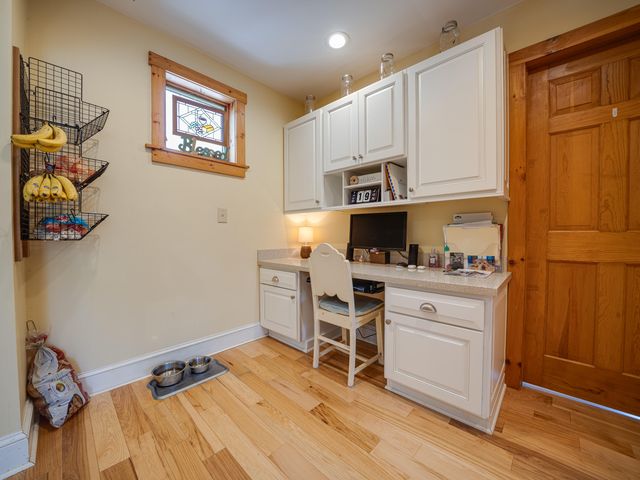 11 North Point Rd, Long Lake, NY 12847