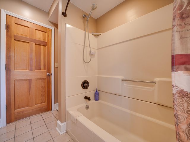 11 North Point Rd, Long Lake, NY 12847