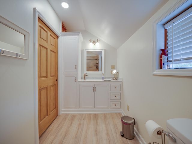 11 North Point Rd, Long Lake, NY 12847