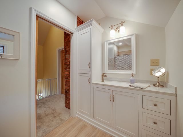 11 North Point Rd, Long Lake, NY 12847