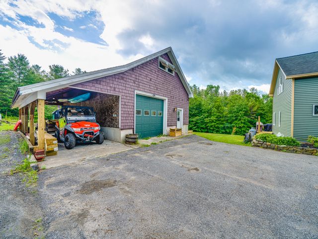 11 North Point Rd, Long Lake, NY 12847