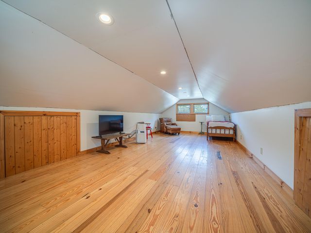 11 North Point Rd, Long Lake, NY 12847