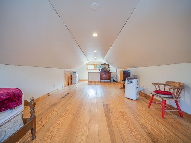 11 North Point Rd, Long Lake, NY 12847