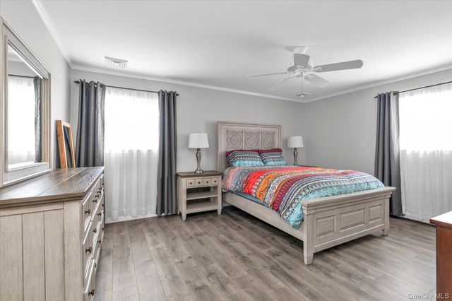 111 Cocks Lane, Locust Valley, NY 11560