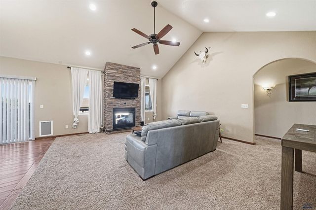 6436 DUNSMORE RD, Rapid City, SD 57702