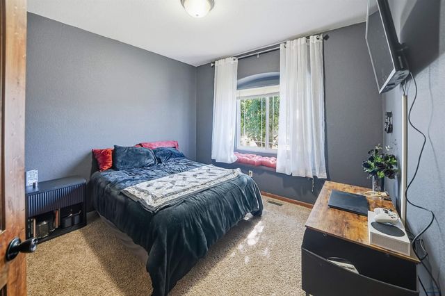 6436 DUNSMORE RD, Rapid City, SD 57702
