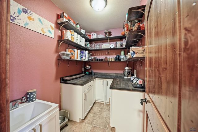 6436 DUNSMORE RD, Rapid City, SD 57702