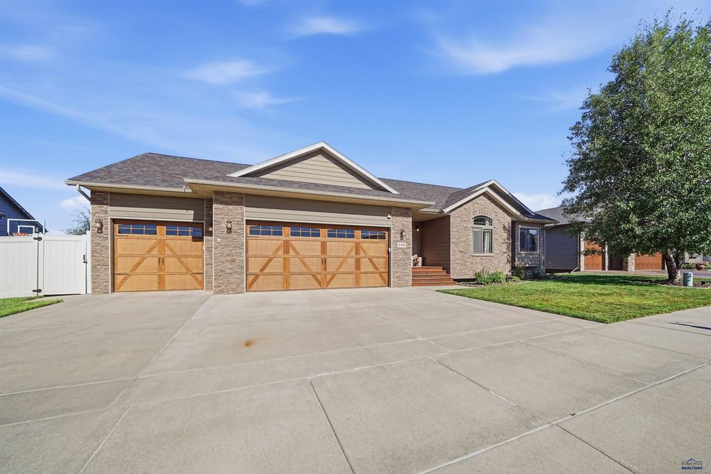 6436 DUNSMORE RD, Rapid City, SD 57702