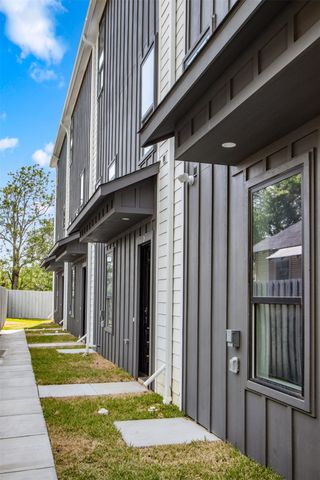 4711 Sylvester Street, Dallas, TX 75219