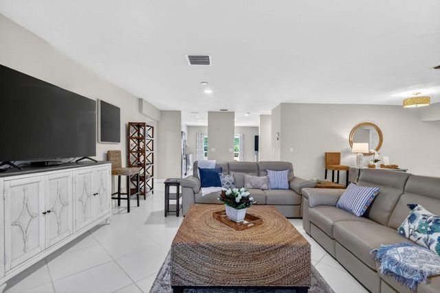 1100 Surf Road 201, Singer Island, FL 33404