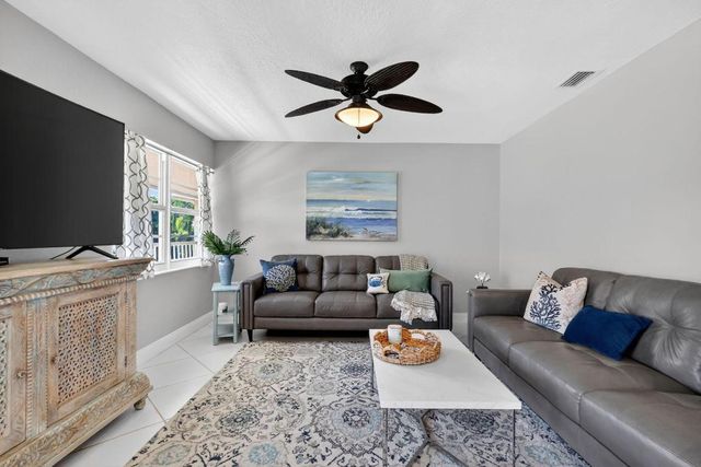 1100 Surf Road 201, Singer Island, FL 33404