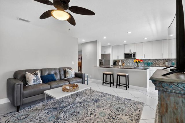 1100 Surf Road 201, Singer Island, FL 33404