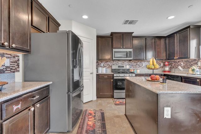 4371 W Saginaw Way, Fresno, CA 93722