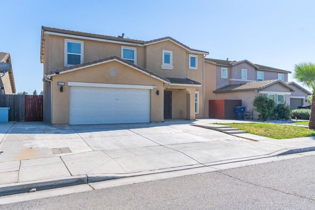 4371 W Saginaw Way, Fresno, CA 93722