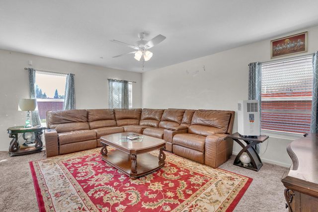 4371 W Saginaw Way, Fresno, CA 93722