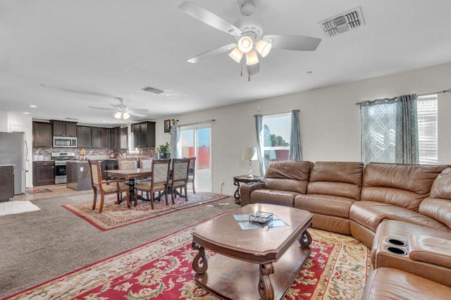 4371 W Saginaw Way, Fresno, CA 93722