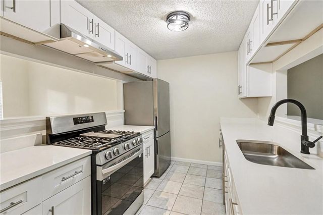 106 Ivy Green SE Court, Marietta, GA 30067