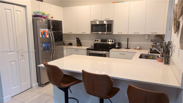 12383 NW 23rd Ct, Miami, FL 33167