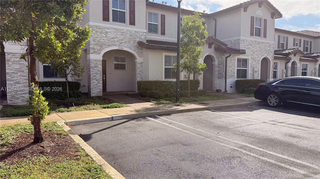 12383 NW 23rd Ct, Miami, FL 33167