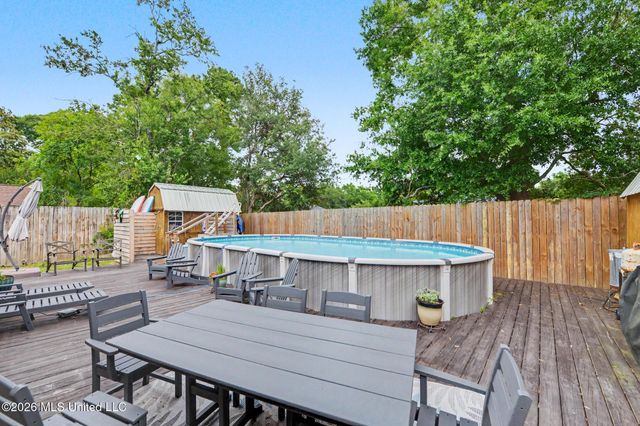709 Pine Hills Road, Ocean Springs, MS 39564