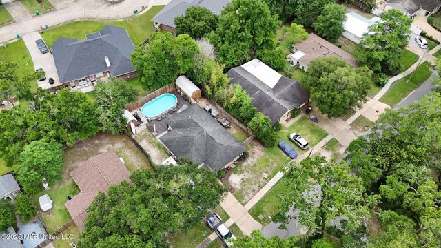 709 Pine Hills Road, Ocean Springs, MS 39564