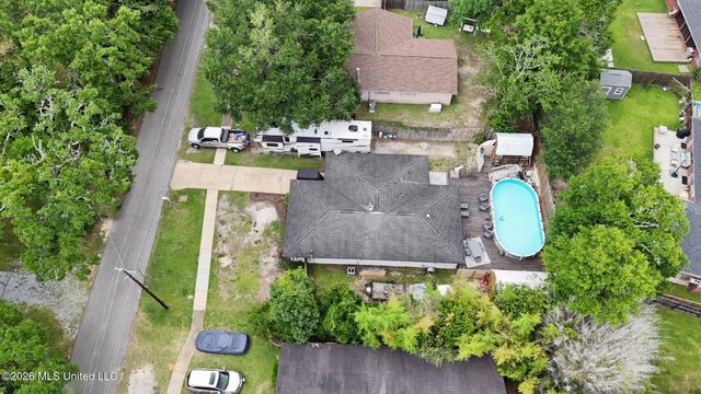 709 Pine Hills Road, Ocean Springs, MS 39564