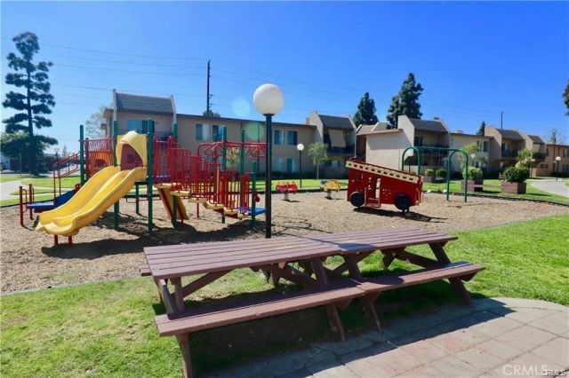 801 S Lyon Street H-3, Santa Ana, CA 92705