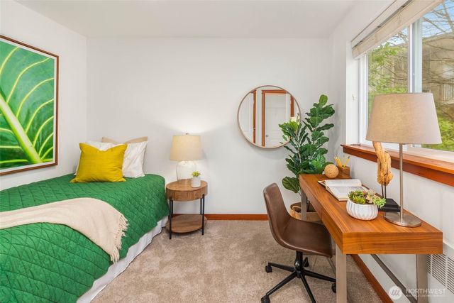 9418 Fremont Avenue N, Seattle, WA 98103