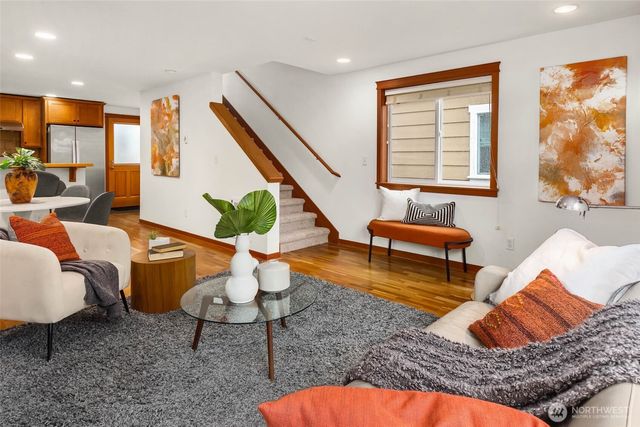 9418 Fremont Avenue N, Seattle, WA 98103