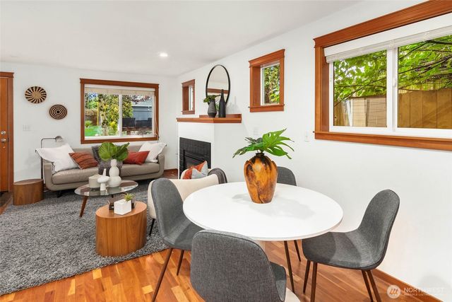 9418 Fremont Avenue N, Seattle, WA 98103