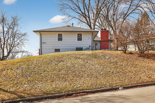 8912 Tretbaugh Drive, Bloomington, MN 55431