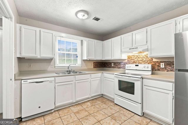 136 Sterling Court, Alpharetta, GA 30004