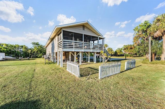 208 S CANAL STREET, Ruskin, FL 33570