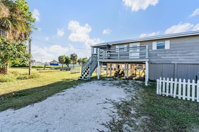208 S CANAL STREET, Ruskin, FL 33570