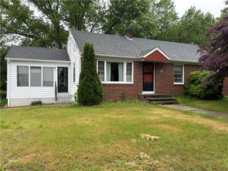 12 Oakland Avenue, Johnston, RI 02919