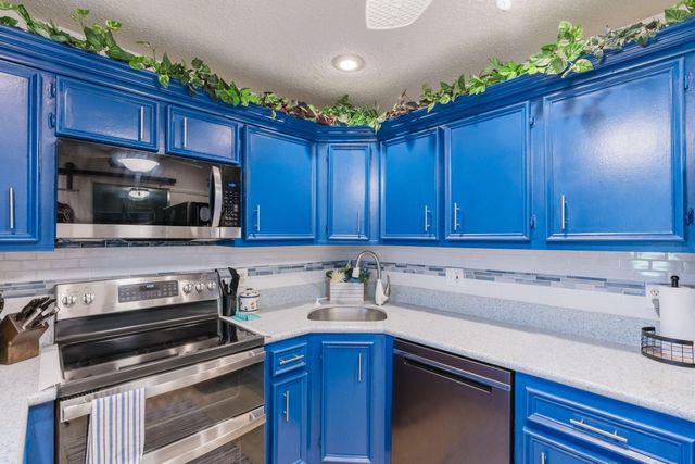 106 LAKE PINE Circle D-2, Greenacres, FL 33463