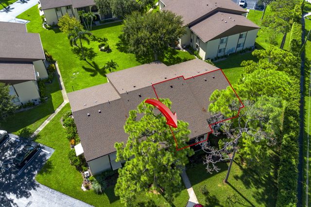 106 LAKE PINE Circle D-2, Greenacres, FL 33463