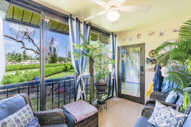 106 LAKE PINE Circle D-2, Greenacres, FL 33463