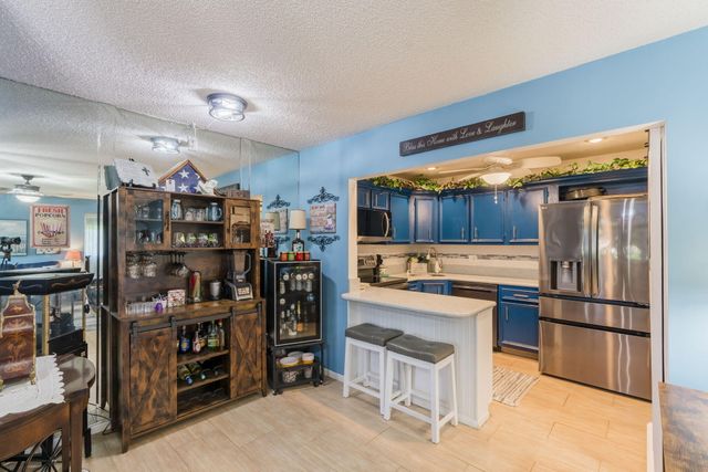 106 LAKE PINE Circle D-2, Greenacres, FL 33463