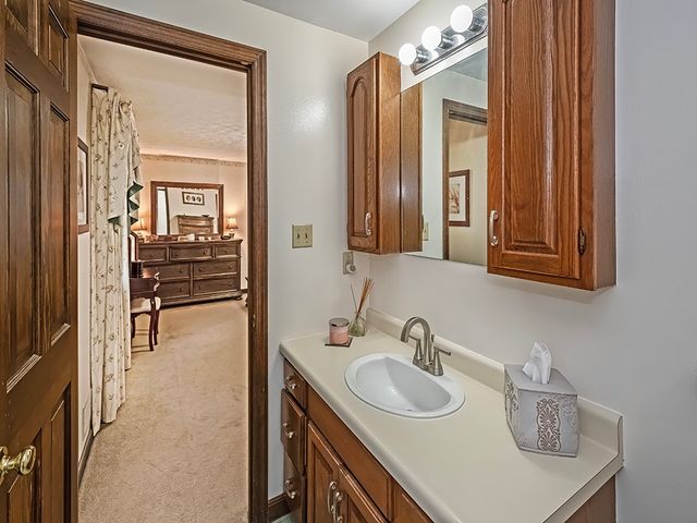 402 Dorseyville Rd, O'hara, PA 15215