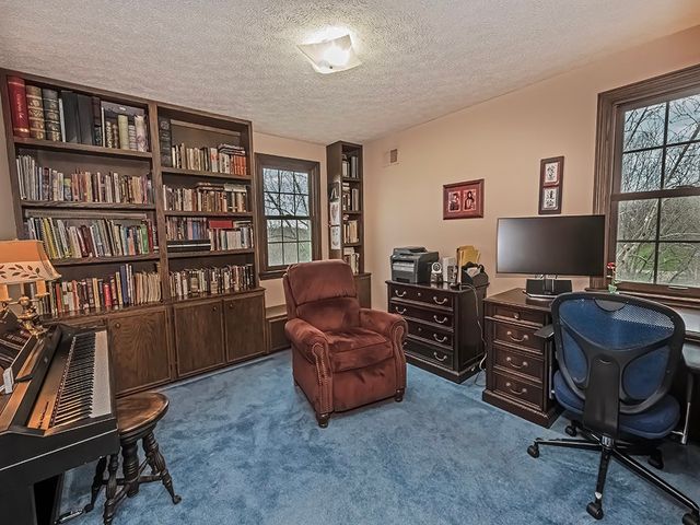 402 Dorseyville Rd, O'hara, PA 15215