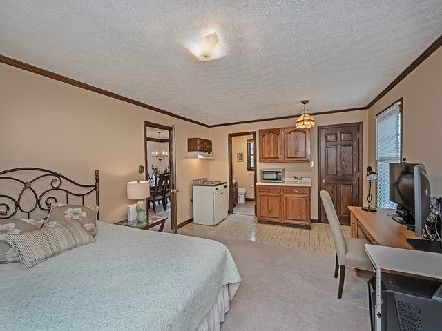 402 Dorseyville Rd, O'hara, PA 15215