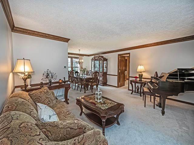 402 Dorseyville Rd, O'hara, PA 15215