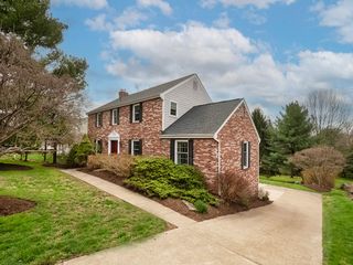 402 Dorseyville Rd, O'hara, PA 15215