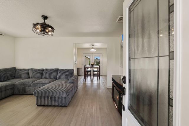 2660 Santa Fe St, Riverbank, CA 95367