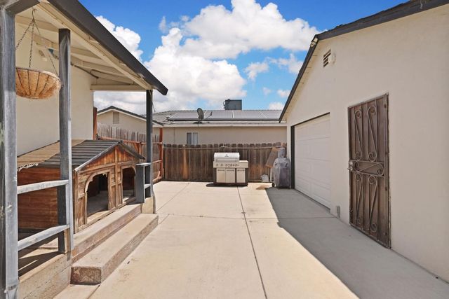 2660 Santa Fe St, Riverbank, CA 95367